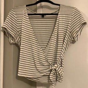Super cute striped black and white short sleeve